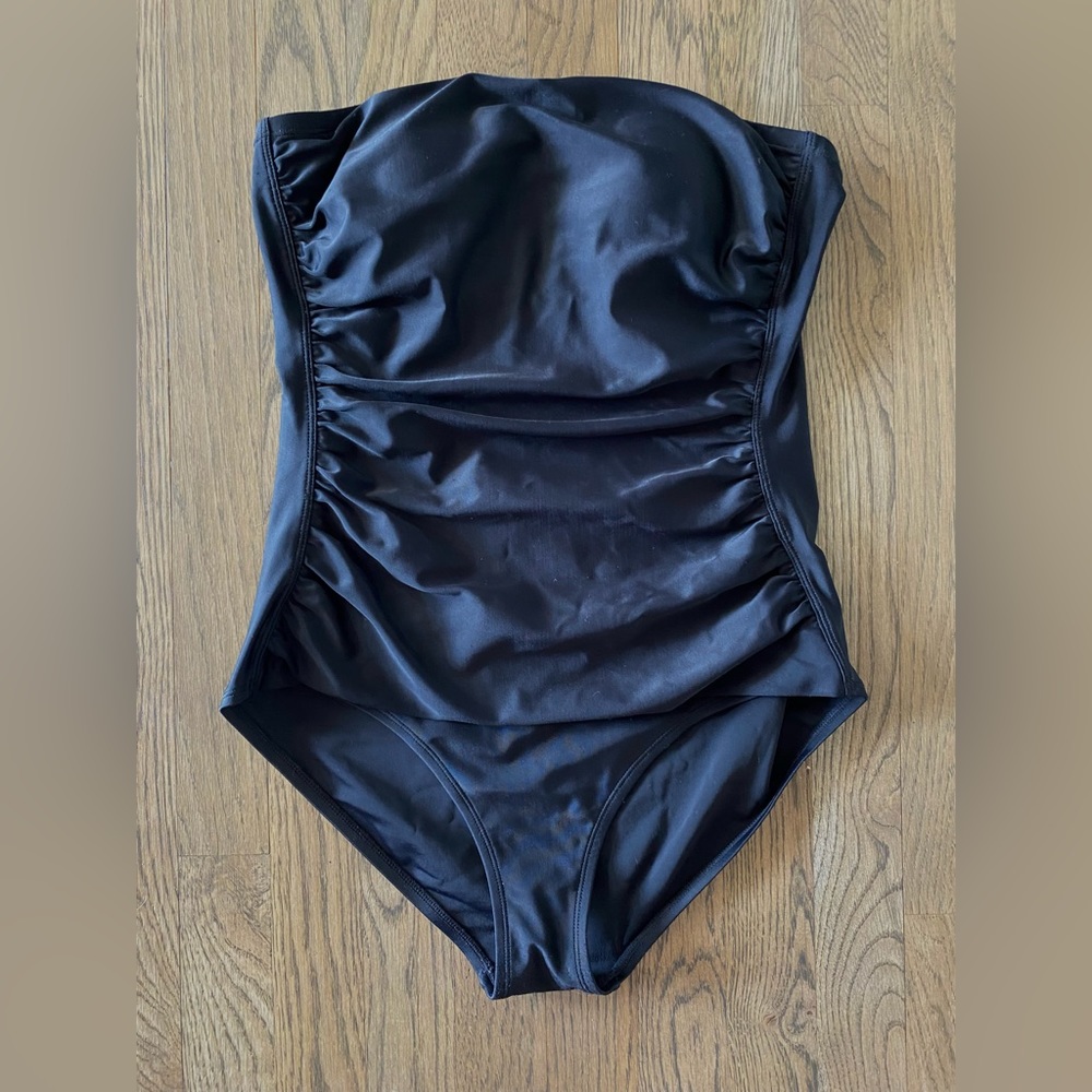 TOMMY BAHAMA | Swimsuit. Size 10. Black.